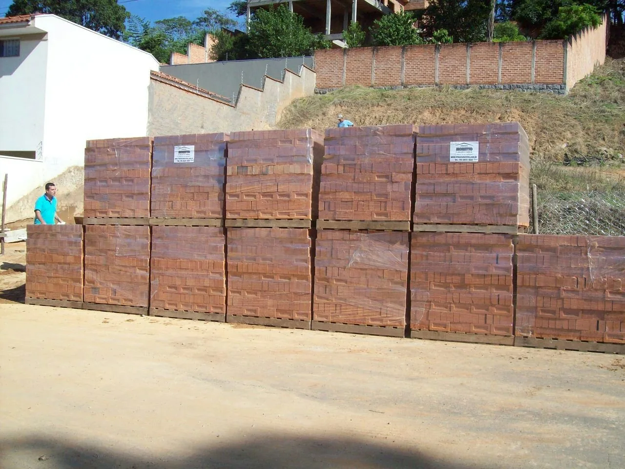 Paletes na área externa